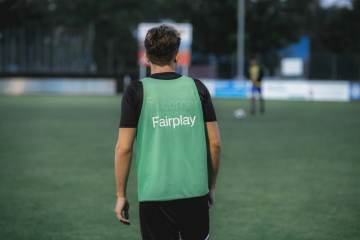 全场狂进10球！英格兰6-4战胜法国夺得季军#2026世界杯（配图示意）